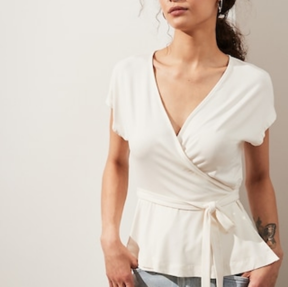 Banana republic wrap top beige off white stretchy